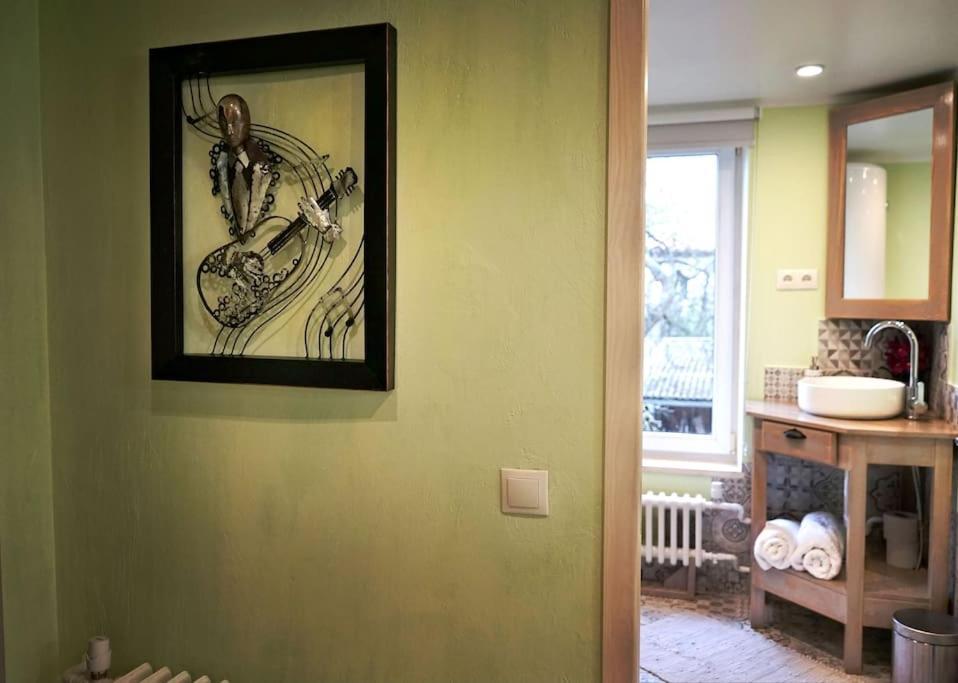 Prime 2Br/Ba Apt Next To Main Station & Olympic Center Liepaja Ngoại thất bức ảnh